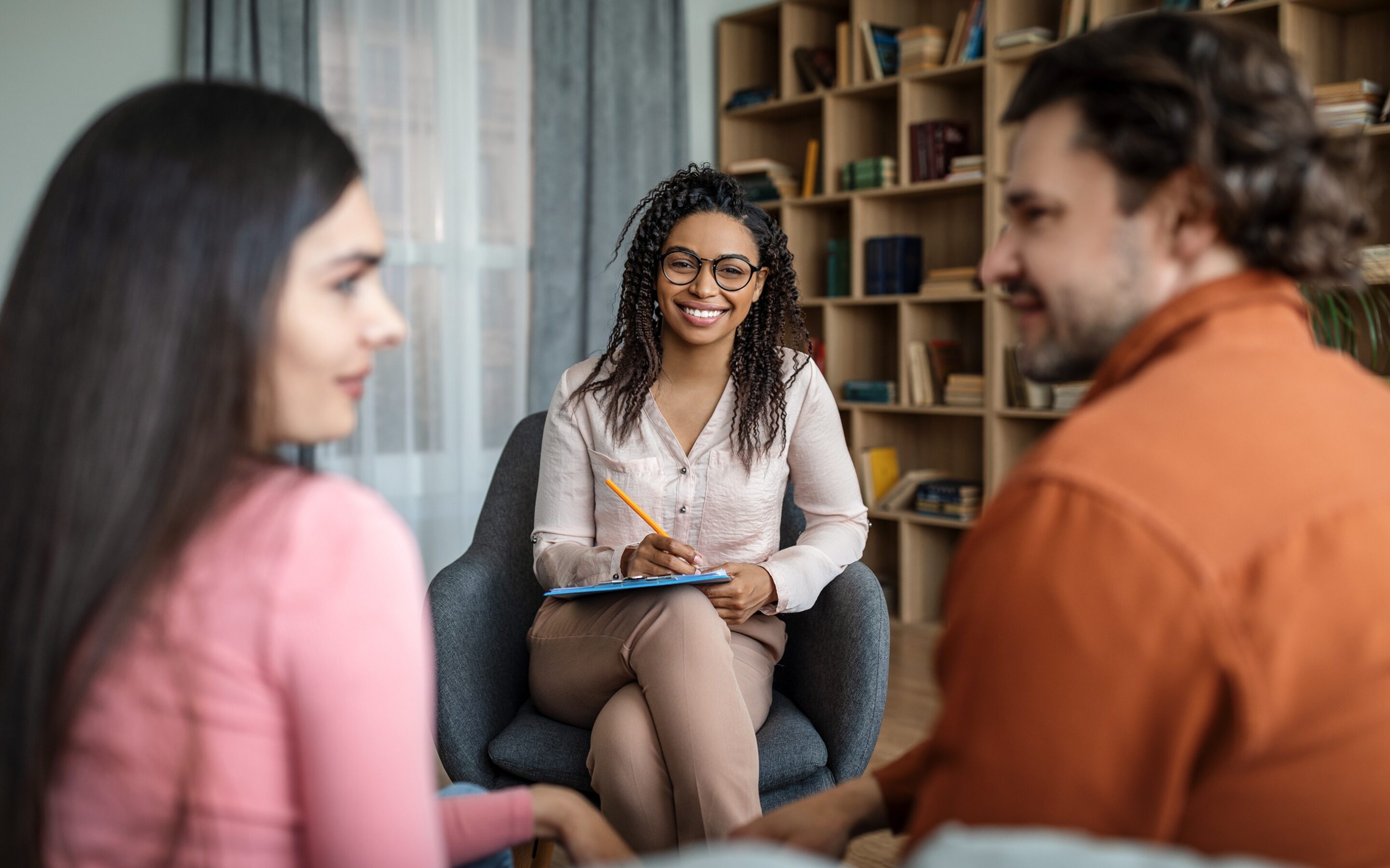 What Makes a Couples Therapist in Illinois the Right Fit?